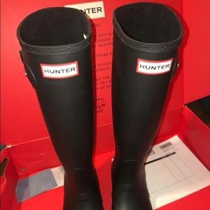 Hunter boots size 6 women’s. Lightly worn.